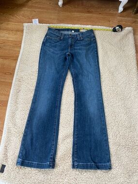 GAP Long and Lean medium wash size 6 r